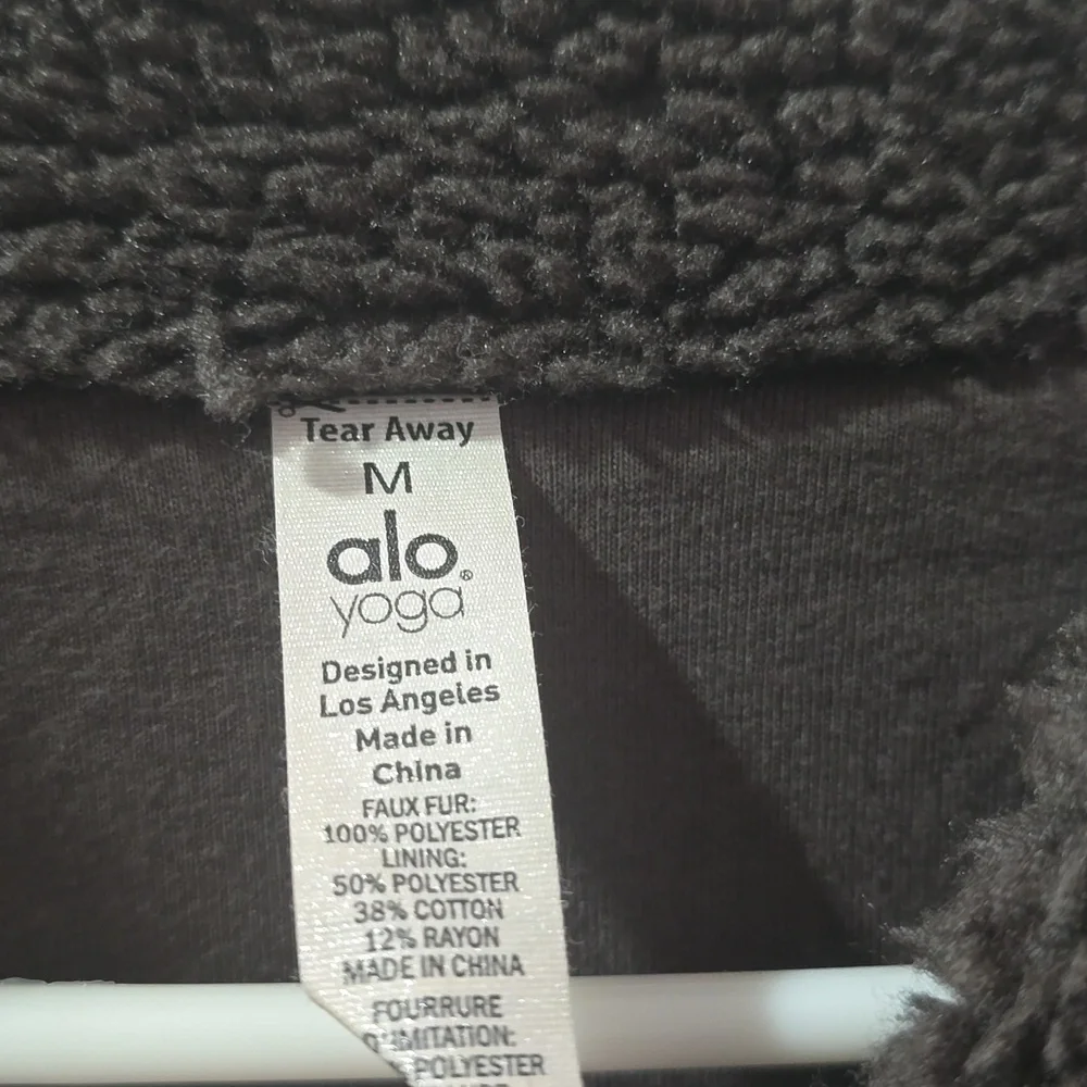 ALO Yoga Foxy Sherpa Teddy Jacket in Dark Brown - Picture 9 of 11